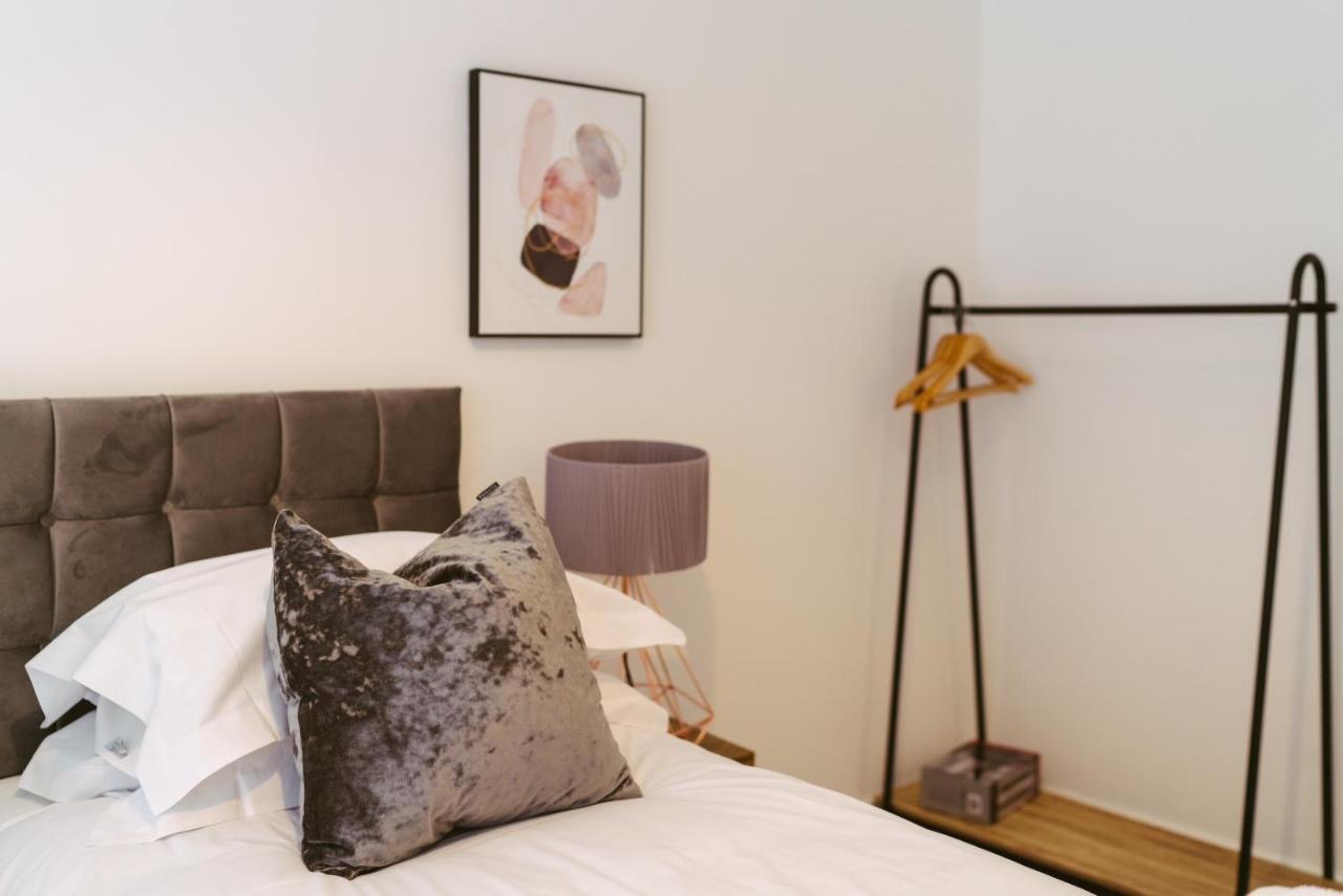 York Riverside Apartments ภายนอก รูปภาพ